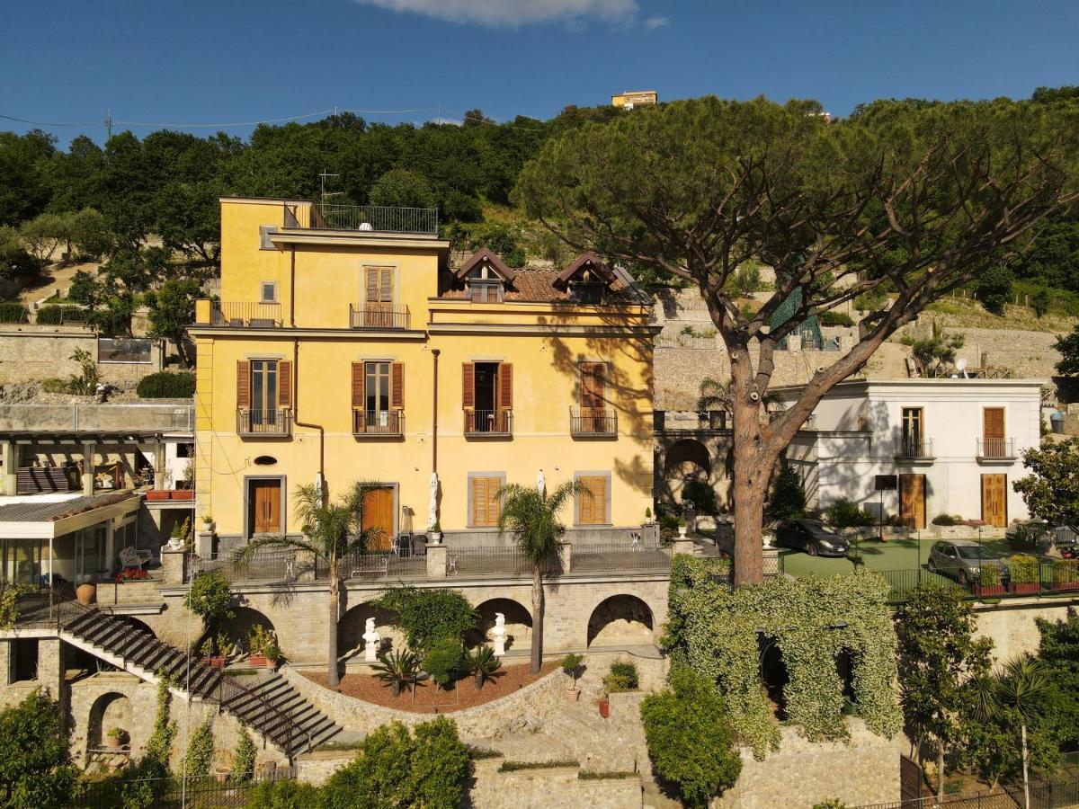Villa Di Natale Пагани Экстерьер фото